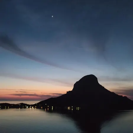 Afroditi マスーリー