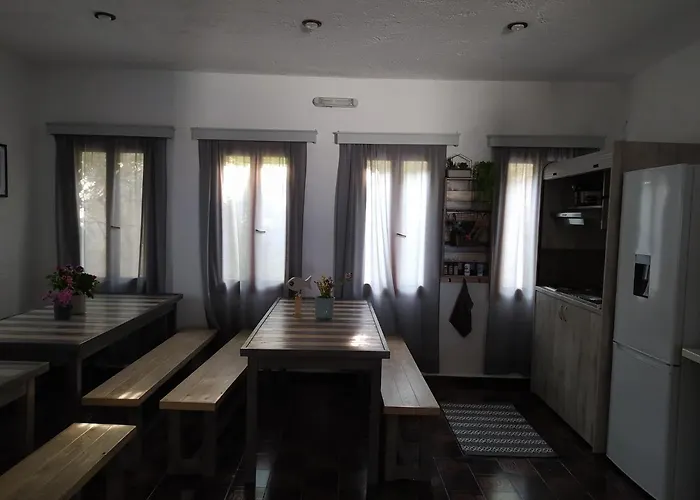 Afroditi And شقة فندقية 2*